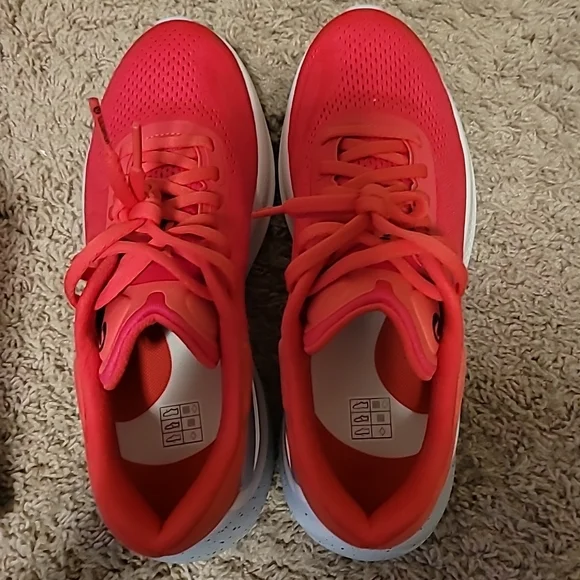 lululemon athletica Women's Red Beyondfeel Running Shoes Size 9 - Picture 4 of 7